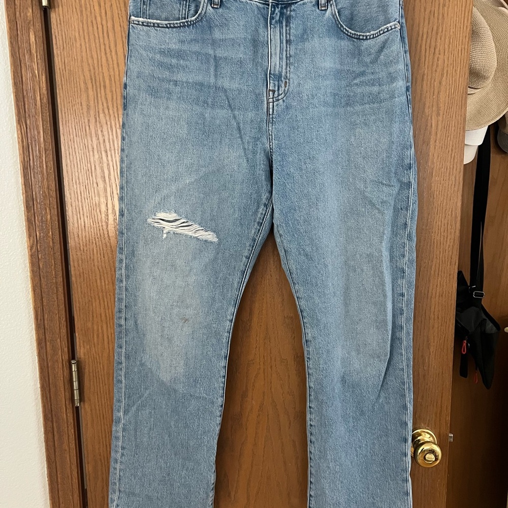 Madewell 90’s straight Jean w/ distressing and raw hem